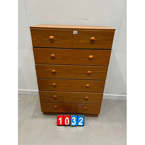 Lot 1032      