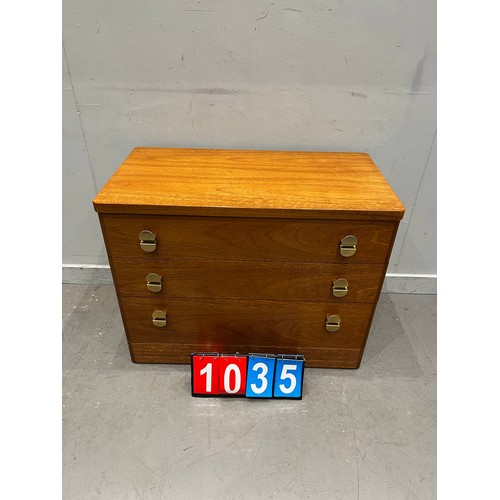 Lot 1035      