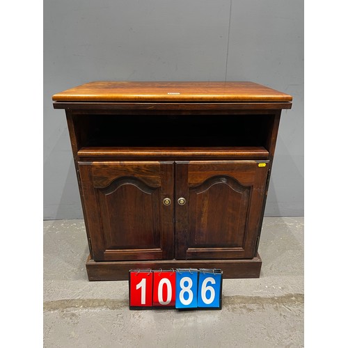 Lot 1086      