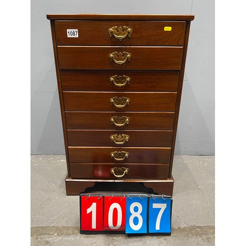 Lot 1087      