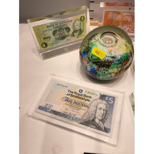 13 - 2 large paperweights + 6 bank notes under glass