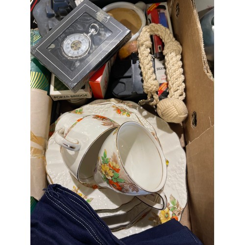 60 - Box collectables, vintage cards, grooming set etc