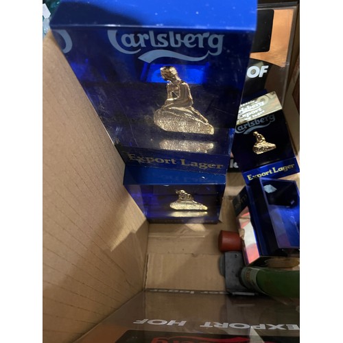 85 - Box brewery items, large Grants, Famous Grouse, Whiskey bottles, Carlsberg etc