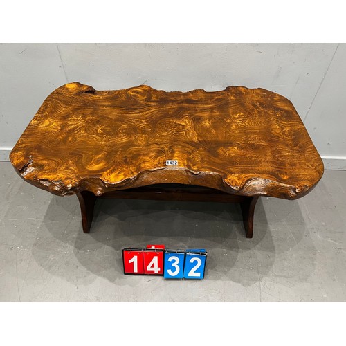 1432 - Superb Elm solid top coffee table