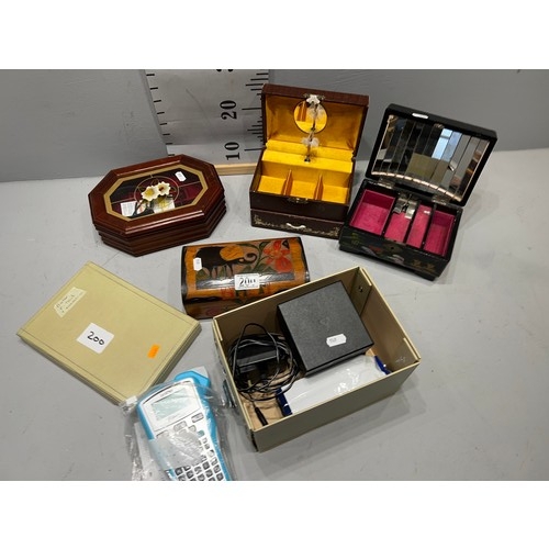 200 - Quantity jewelery boxes inc musical ones etc