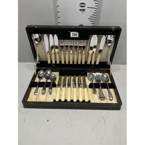 396 - Vintage stainless steel cutlery in case