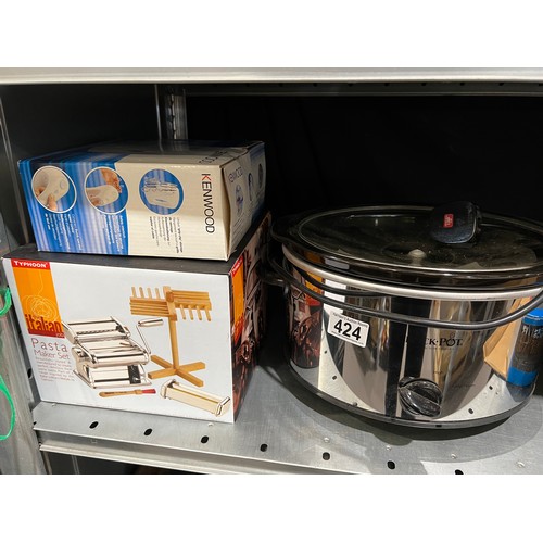 424 - Crock pot, pasta maker, Kenwood mixer