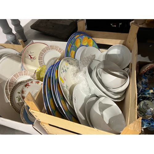 231 - 3 boxes plates assorted