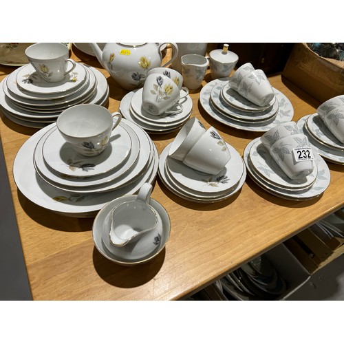 232 - 2 sets European tea / dinner ware