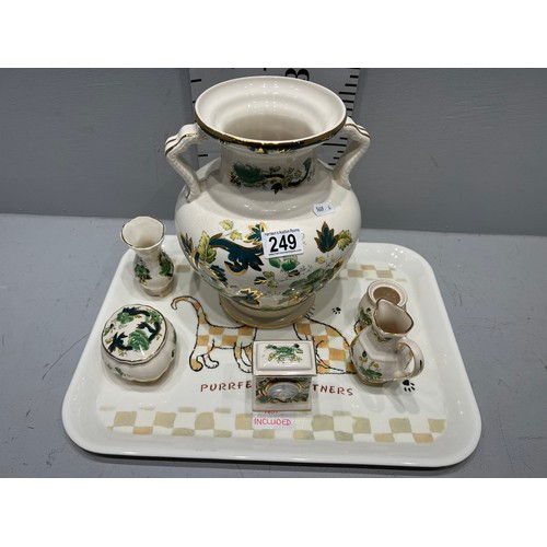 249 - 6 pieces Mason's pottery 'Chartreuse'