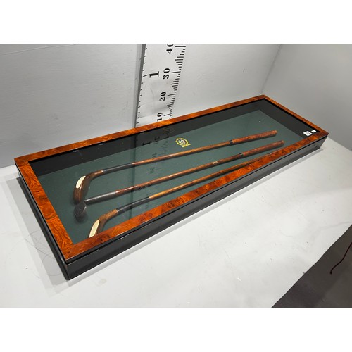 254 - Superb golfing display cabinet 'The old course' St Andrews showing 3 vintage golf clubs signed 'The ... 