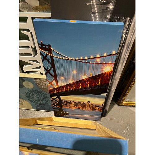 274 - Quantity canvas pictures