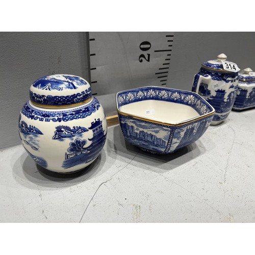 314 - 4 pieces Ringtons Blue/White pottery