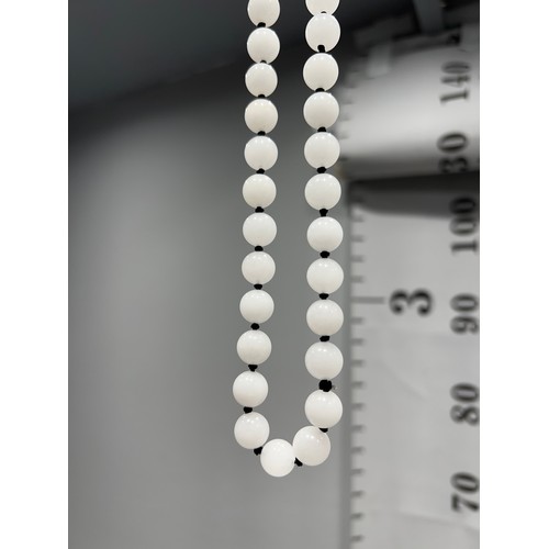 540 - String white Jade bead necklace