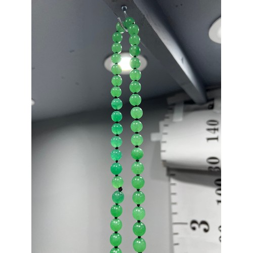 553 - Green Jade string bead necklace