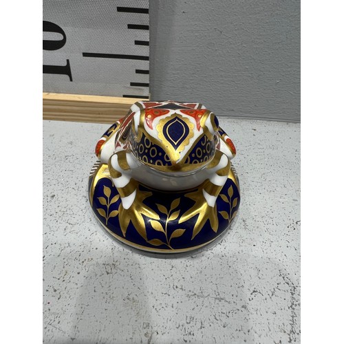 641 - Royal Crown Derby Frog