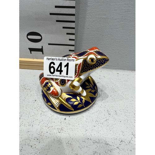 641 - Royal Crown Derby Frog