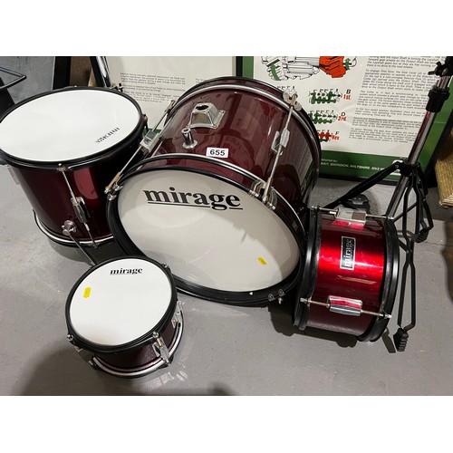 655 - Mirage drum set