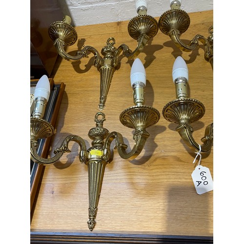 600A - 2 pair = 4 in total brass wall lights