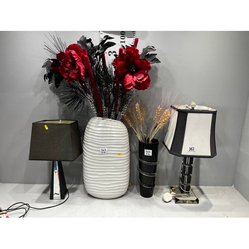 363 - 2 Black/White table lamps + 2 Black/White vases