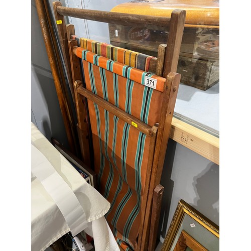 371 - 2 vintage deck chairs