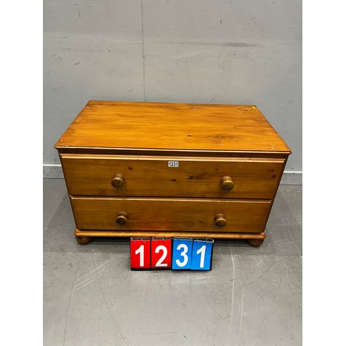 1231 - Pine 2 draw chest good size