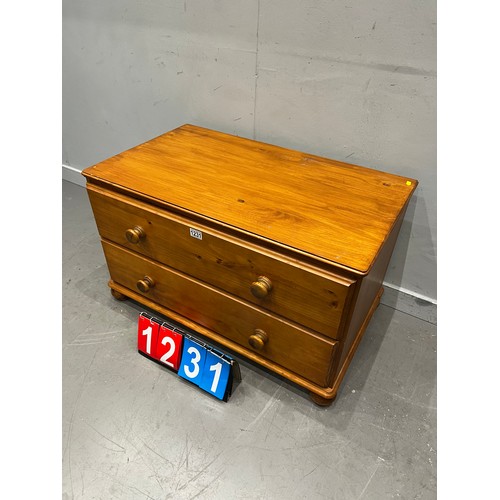 1231 - Pine 2 draw chest good size