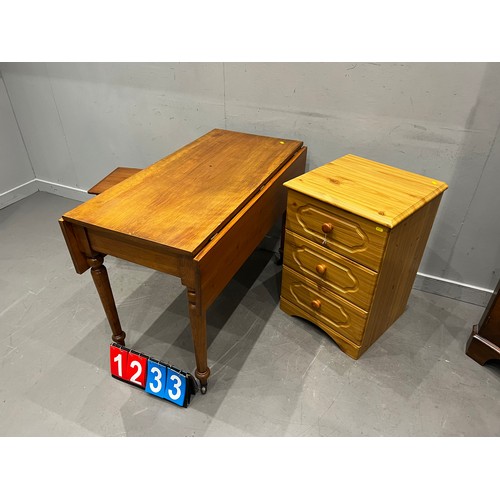 1233 - Vintage pine Sutherland table + pine chest + teak 2 nest