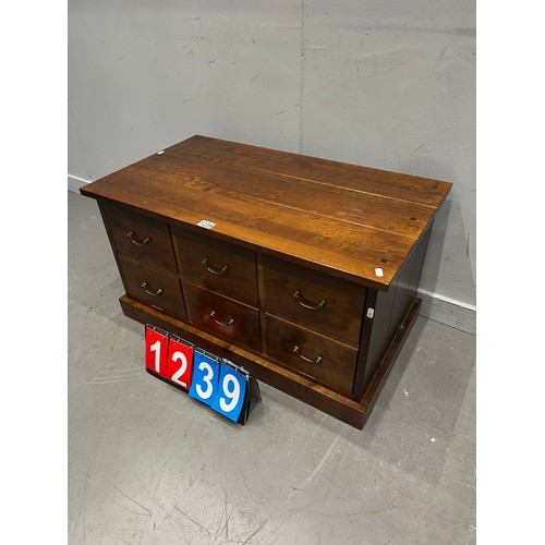 1239 - Vintage oak 6 draw chest