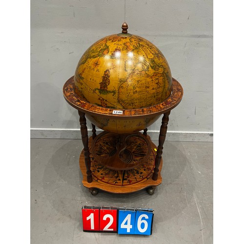 1246 - Vintage drinks globe