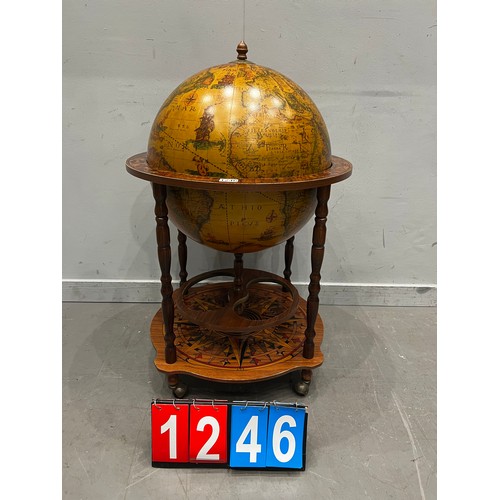 1246 - Vintage drinks globe