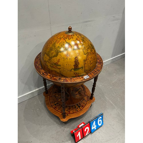 1246 - Vintage drinks globe