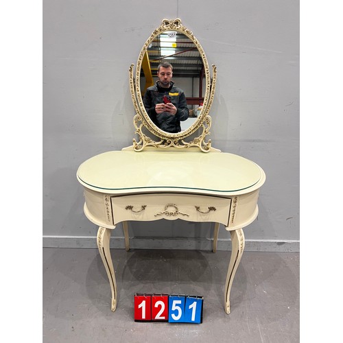 1251 - Vintage french ladies dressing table