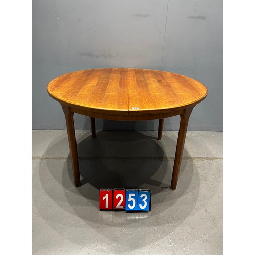 1253 - McIntosh mid century round teak dining table