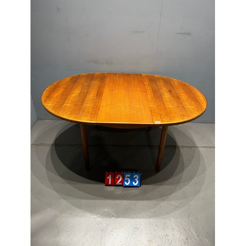 1253 - McIntosh mid century round teak dining table