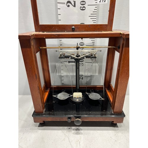 316 - Chemist scales Christian Becker inc New York