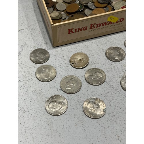 659 - Box coins