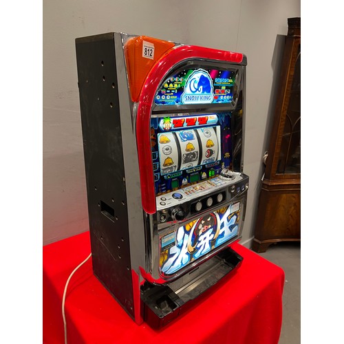 812 - Snow king Japanese slot machine /arcade machine (lights up working)