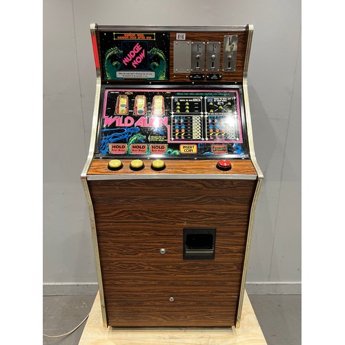 816 - Wild alien fruit machine 10p (lights up working) (paid out)