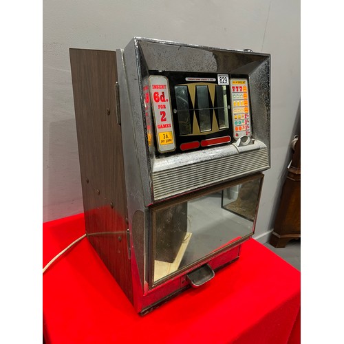 829 - Vintage/retro 1 armed arcade bandit fruit machine /arcade machine (no fruit rollers but lights up)