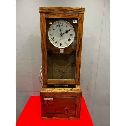 955 - Early 20th century Oak cased time recorder