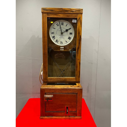 955 - Early 20th century Oak cased time recorder