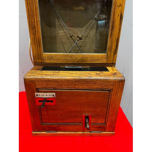 955 - Early 20th century Oak cased time recorder