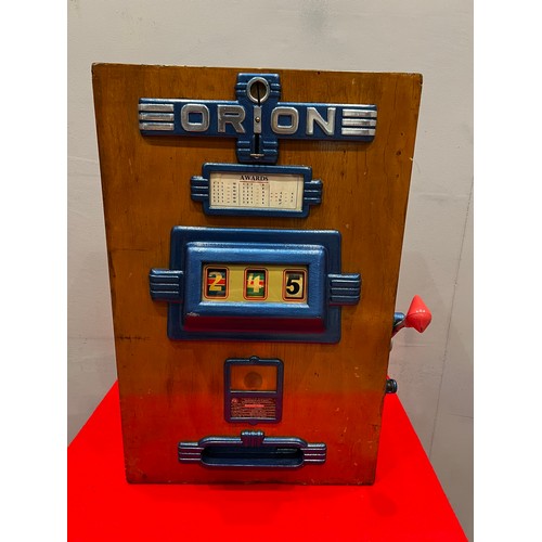 963 - Vintage Orion slot machine working wood & blue