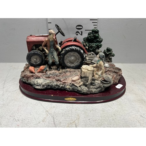 1 - Juliana collection tractor display