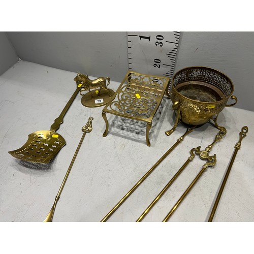 79 - Collection good quality brass ware