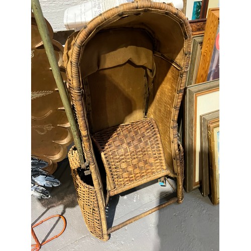 103 - Early 1900 oriole go basket pram