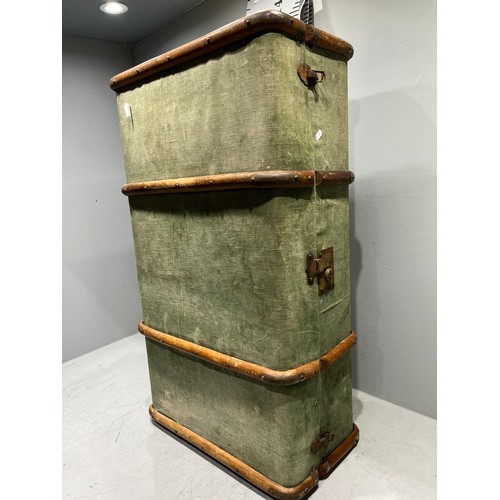 179 - Canvas trunk