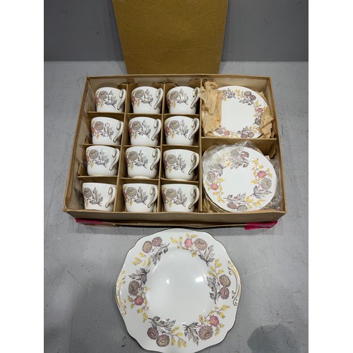 222 - Wedgwood 12 setting set