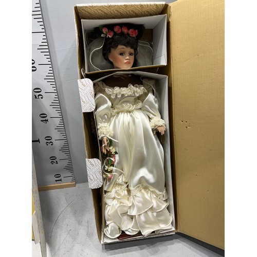 238 - 1 Boxed alberon doll + 1 Russian dressed doll both porcelain